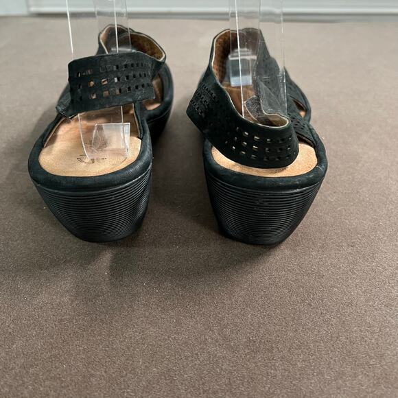 Clarks Reedly Black Criss Cross Nubuck Wedge Sandal Women's Size 7 - Picture 8 of 12